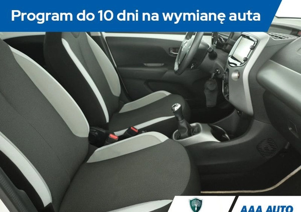 Toyota Aygo cena 37000 przebieg: 61479, rok produkcji 2016 z Skawina małe 211